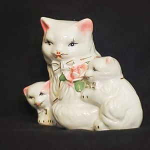 KITSCHY Persian Cat Kittens Pink Roses